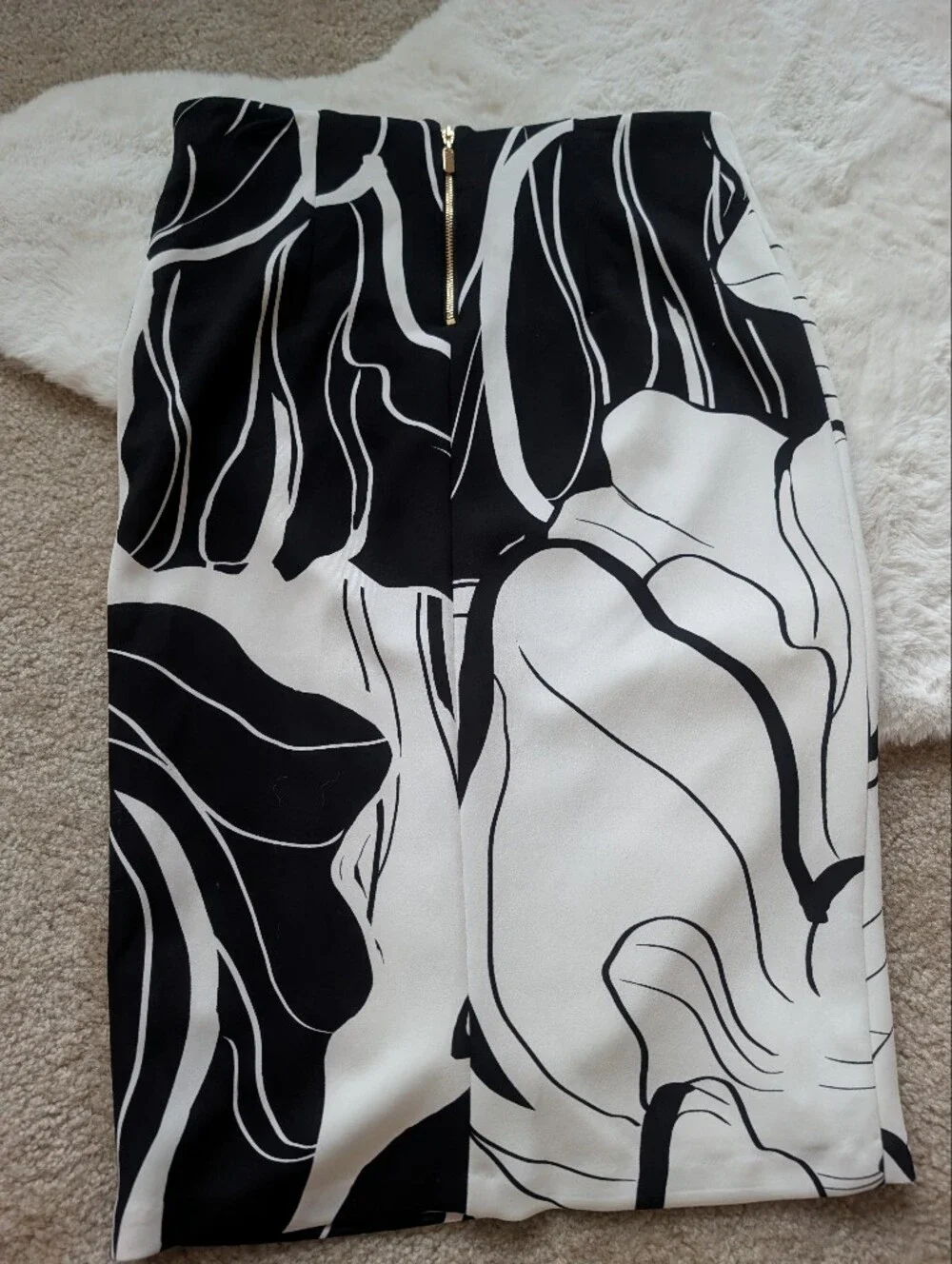 Size 8 Monochrome Floral Pencil Skirt